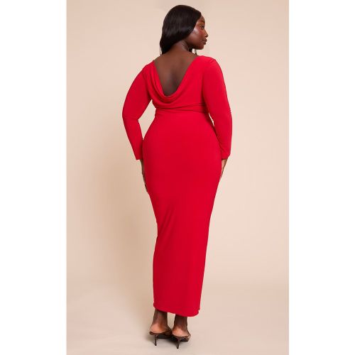 Plus Robe longue à dos rond et manches longues - PrettyLittleThing - Modalova