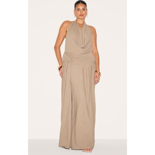Plus Robe longue fluide tissée à col bénitier et dos échancré - PrettyLittleThing - Modalova