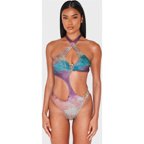 Maillot de bain abstrait à découpes et détail anneaux - PrettyLittleThing - Modalova