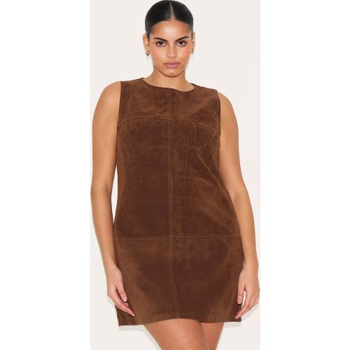 Plus Robe droite en suédine sans manches à lisérés surjetés - PrettyLittleThing - Modalova