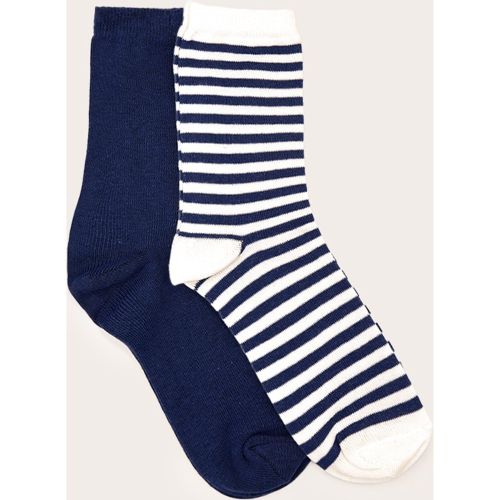 Lot de 2 paires de chaussettes hautes à rayures - PrettyLittleThing - Modalova