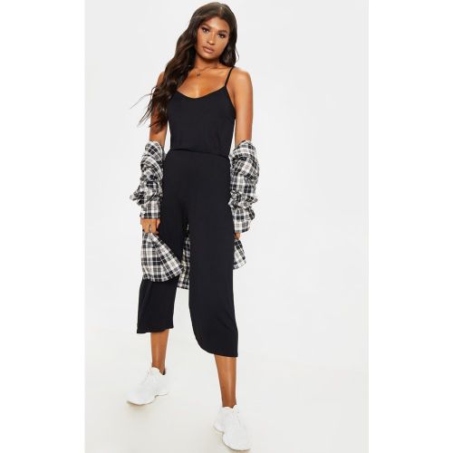 Combinaison à bretelles style jupe-culotte - PrettyLittleThing - Modalova