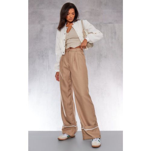 Pantalon de tailleur large tissé plissé à ourlet retroussé - PrettyLittleThing - Modalova