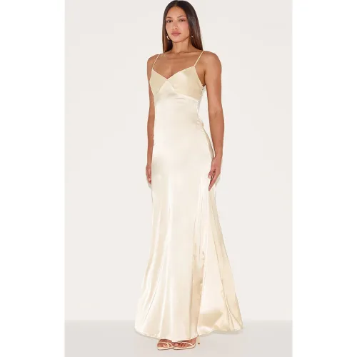 Tall Robe longue satinée - PrettyLittleThing - Modalova