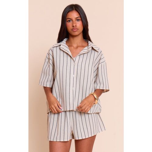Petite Chemise à rayures et manches courtes - PrettyLittleThing - Modalova
