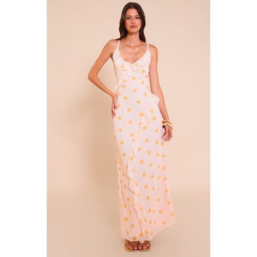 Robe longue en mousseline de soie volantée à pois et bretelles fines - PrettyLittleThing - Modalova
