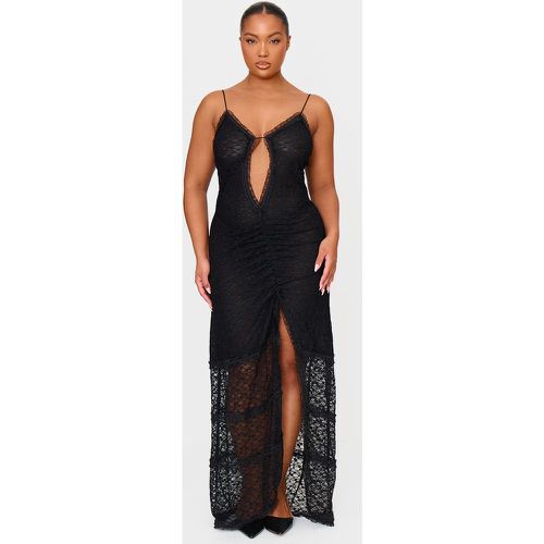 Plus Robe longue en mesh dentelle à découpe - PrettyLittleThing - Modalova