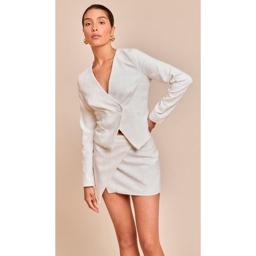 Blazer court en bouclé écru - PrettyLittleThing - Modalova