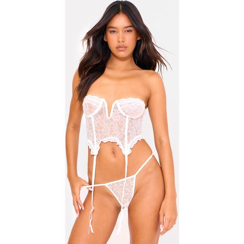 Ensemble de lingerie avec corset à armatures en dentelle volantée - PrettyLittleThing - Modalova