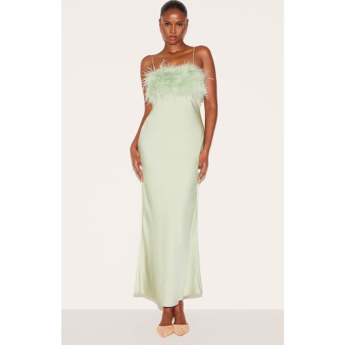 Robe longue satinée à bretelles fines et buste en plumes - PrettyLittleThing - Modalova