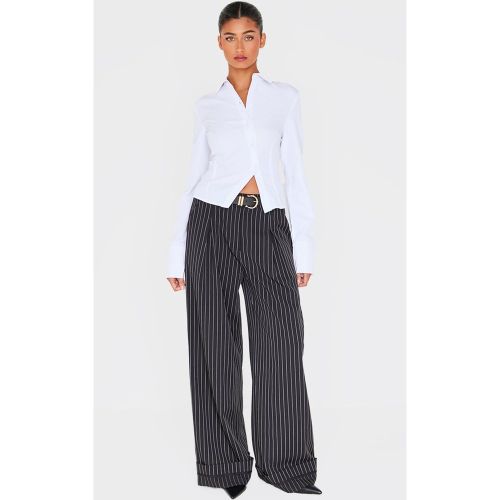 Pantalon de tailleur droit taille haute à fines rayures et ourlets retroussés - PrettyLittleThing - Modalova