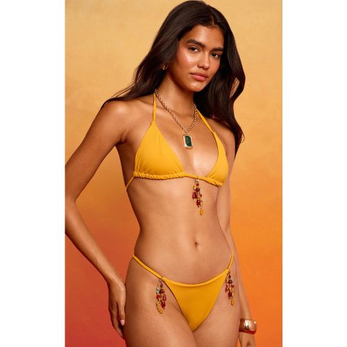 Bas de maillot de bain tanga string à empiècements breloques - PrettyLittleThing - Modalova