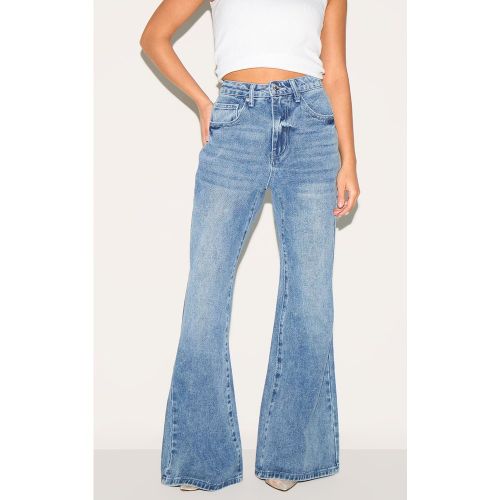 Petite Jean très flare - PrettyLittleThing - Modalova