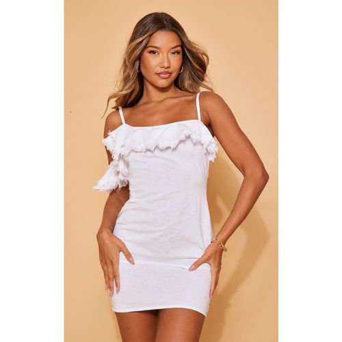 Robe asymétrique moulante texturée blanche à bretelles - PrettyLittleThing - Modalova