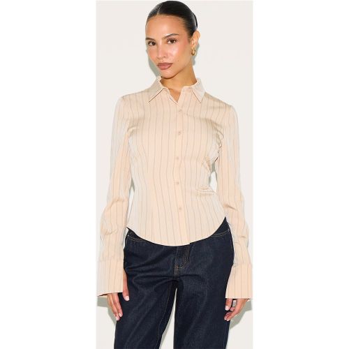 Petite Chemise ajustée à rayures et manches longues - PrettyLittleThing - Modalova
