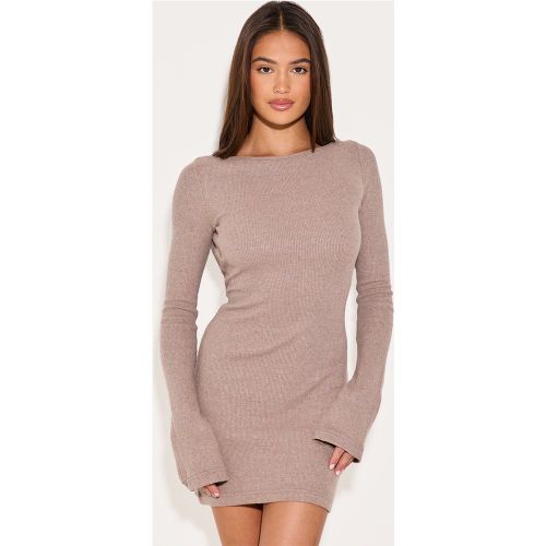 Robe droite épaisse côtelée brossée à manches évasées - PrettyLittleThing - Modalova