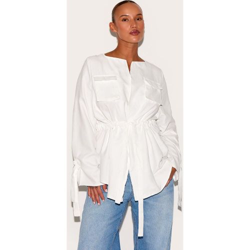 Plus Chemise cargo en suédine blanche et taille froncée | Taille 48 - PrettyLittleThing - Modalova