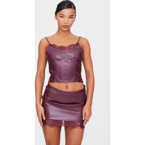 Débardeur en PU mat à bordure en dentelle | Taille 38 - PrettyLittleThing - Modalova