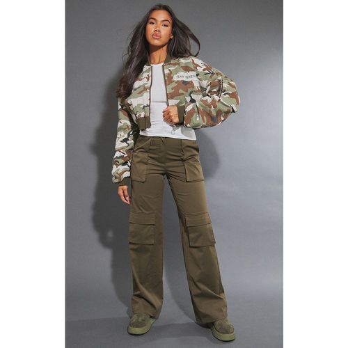 Veste bomber en jean imprimé camouflage - PrettyLittleThing - Modalova