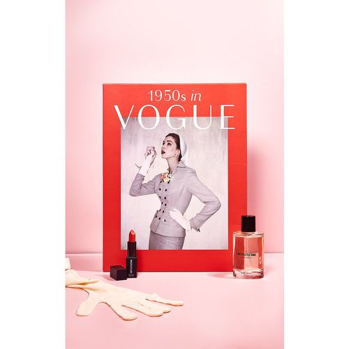 Livre The 1950s in Vogue édition anglaise - PrettyLittleThing - Modalova