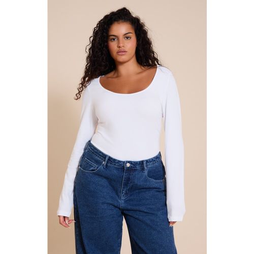 Plus Body en coton doux à col rond et manches longues | Taille 54 - PrettyLittleThing - Modalova