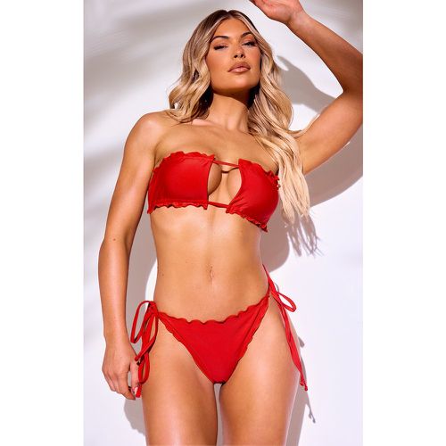 Bas de maillot de bain tanga à volants - PrettyLittleThing - Modalova