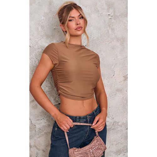 Crop top moulant taupe à détail froncé - PrettyLittleThing - Modalova