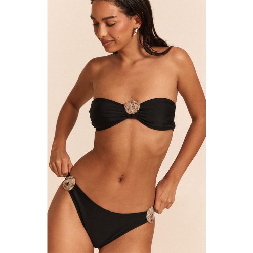 Haut de maillot de bain bandeau à empiècement coquillage - PrettyLittleThing - Modalova
