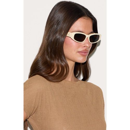 Lunettes de soleil fines style oeil de chat - PrettyLittleThing - Modalova