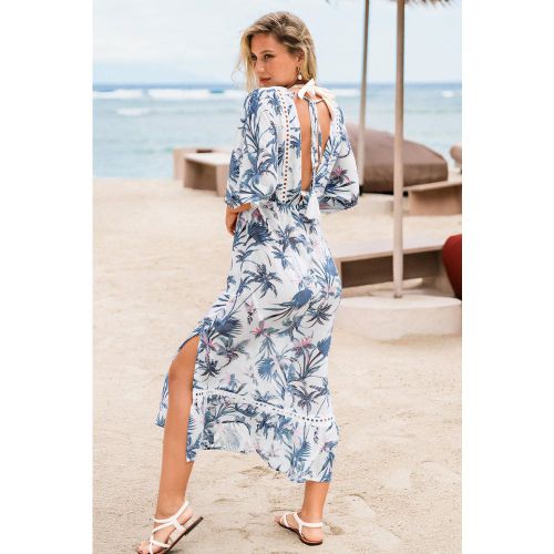 La Robe cover up longue tropicale demi manchese est faite pour les journées sans souci ! Décolleté en V, manches mi-longues et longueur fluide : un - CAA07B5D086SDS - Modalova