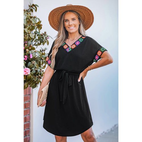 Robe avec col en V et bordure en crochet - CUPSHE - Modalova