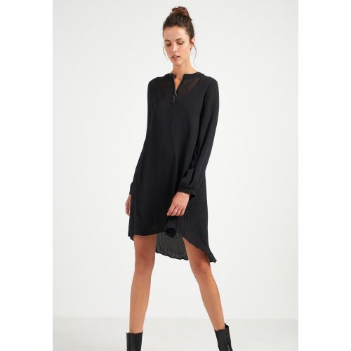 Robe à col zippé et dos plissé - ICODE - Modalova