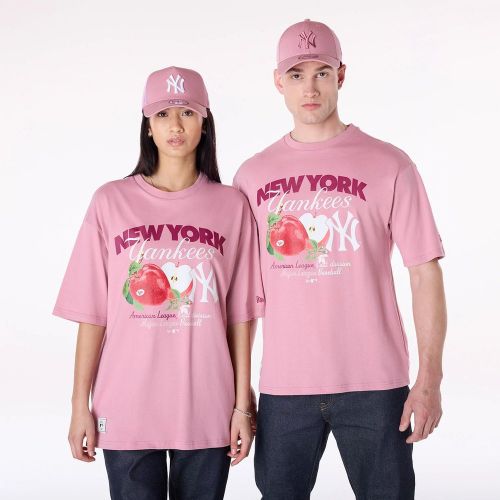MLB Fruit New York Yankees T-Shirt New York Yankees logo wordmark apple graphic on front MLB Genuine Merchandise woven label on front lower right New - shopify_EU_14884306354558_54899049562494 - Modalova