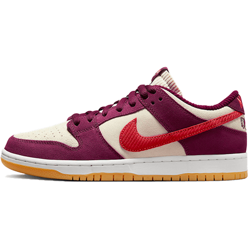 Sb Dunk Low Skate Like A Girl Bordeaux - Nike - Modalova