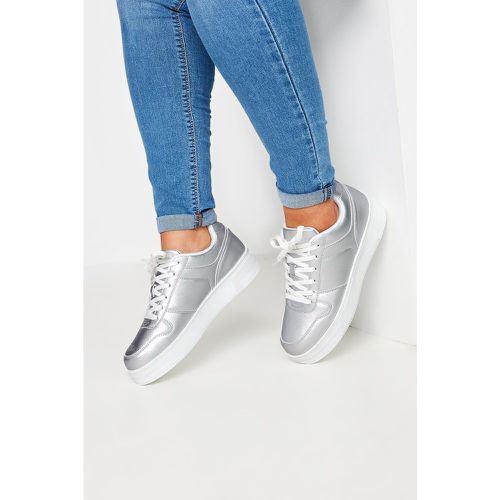 Silver Metallic Chunky Lace Up Trainers In Wide E Fit - Yours - Modalova