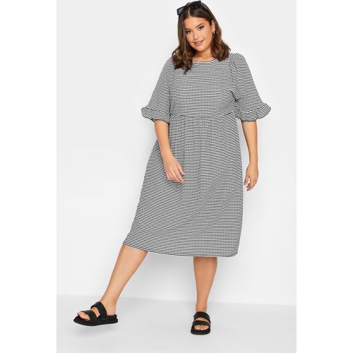 Robe Midi À Carreaux Texturée Smocké Manches Courtes , Grande Taille & Courbes - Yours - Modalova