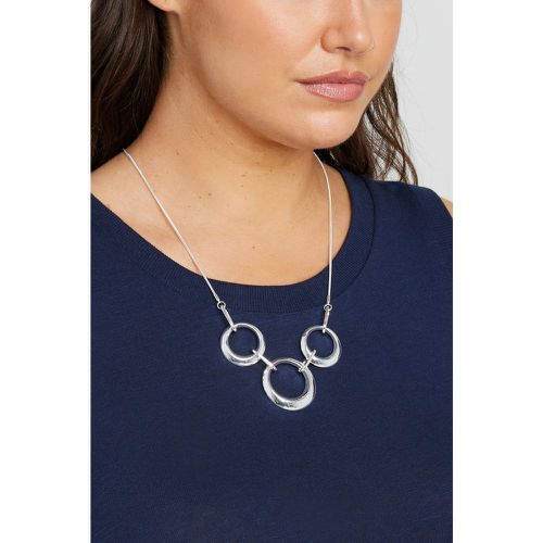 Silver Tone Triple Circle Necklace - Yours - Modalova