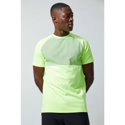T-shirt de sport à imprimé contrastant - MAN Active - Boohooman - Modalova