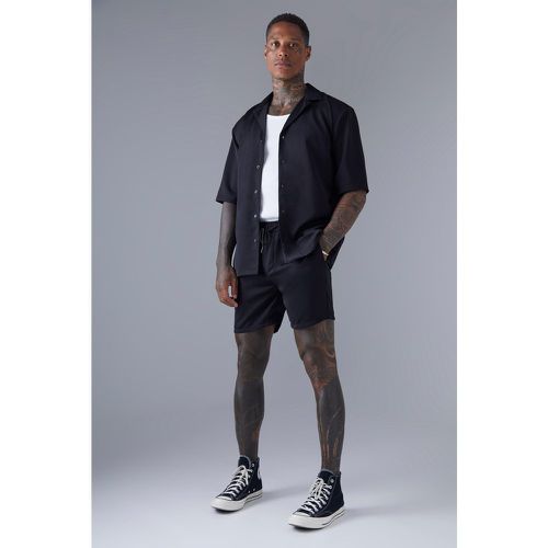 Ensemble satiné avec chemise à manches courtes et short - Boohooman - Modalova