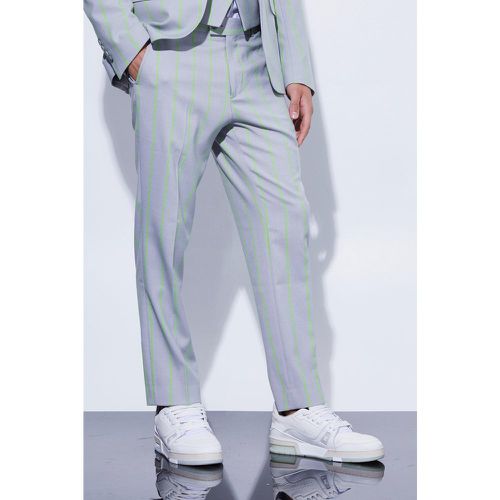 Pantalon de costume court rayé - 34R - Boohooman - Modalova