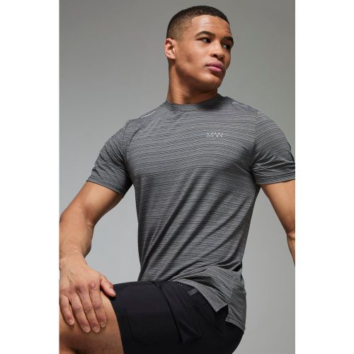 T-shirt de sport léger performance - MAN Active homme - 2XL - Boohooman - Modalova