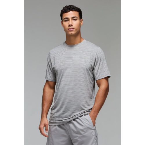 T-shirt de sport léger performance - MAN Active homme - S - Boohooman - Modalova