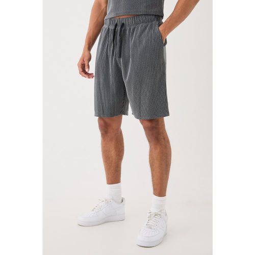 Short large mi-long à rayures - XL - Boohooman - Modalova