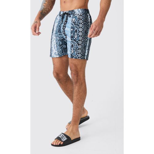 Short de bain mi long imprimé bandana - S - Boohooman - Modalova