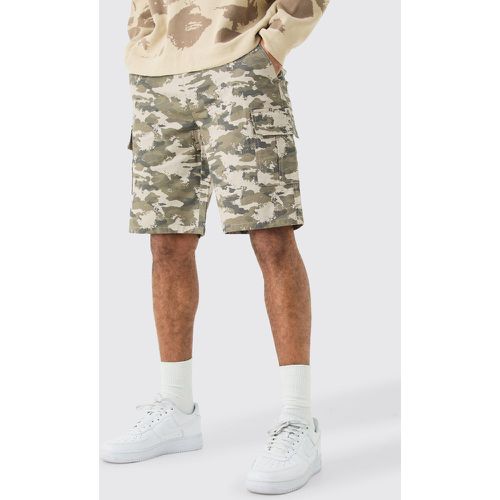 Short cargo large délavé à imprimé camouflage - 32 - Boohooman - Modalova