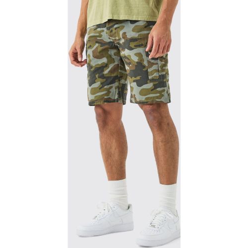 Short cargo large à imprimé camouflage - 32 - Boohooman - Modalova