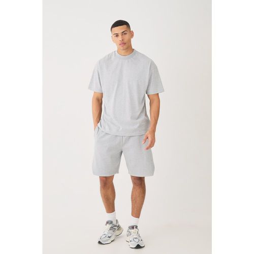 Ensemble oversize épais avec t-shirt et short - S - Boohooman - Modalova