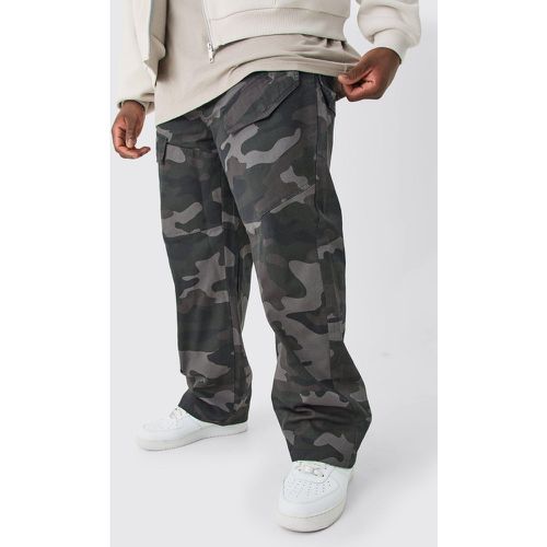 Grande taille - Pantalon cargo large asymétrique à imprimé camouflage - 42 - Boohooman - Modalova