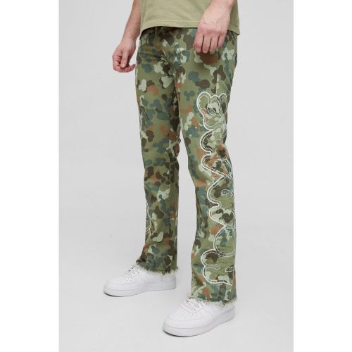 Tall - Pantalon flare à empiècement contrastant à imprimé camouflage - 30 - Boohooman - Modalova