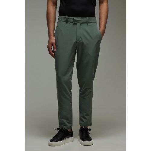 Pantalon de golf fuselé stretch - MAN Active - 2XL - Boohooman - Modalova